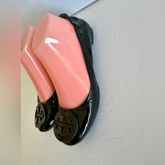 TORY BURCH Black Logo Flats - Picture 2 of 7